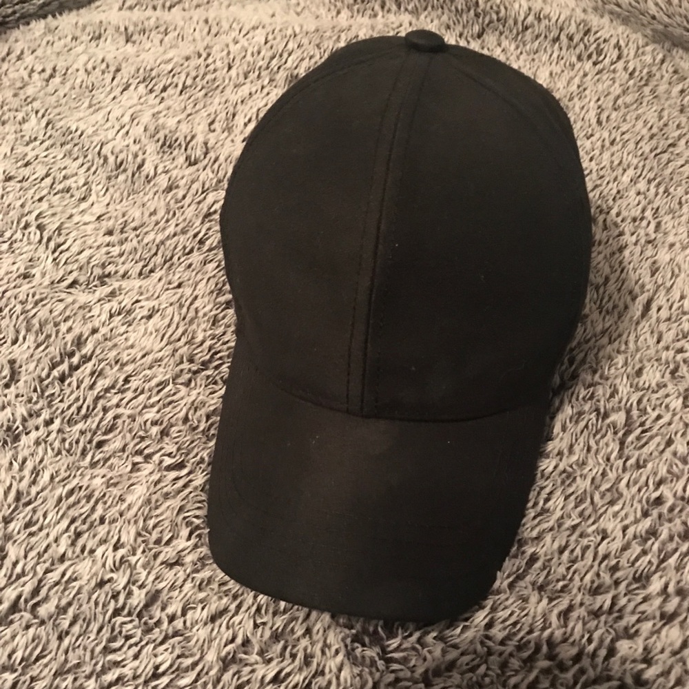 Black baseball cap - Picture 2 of 4